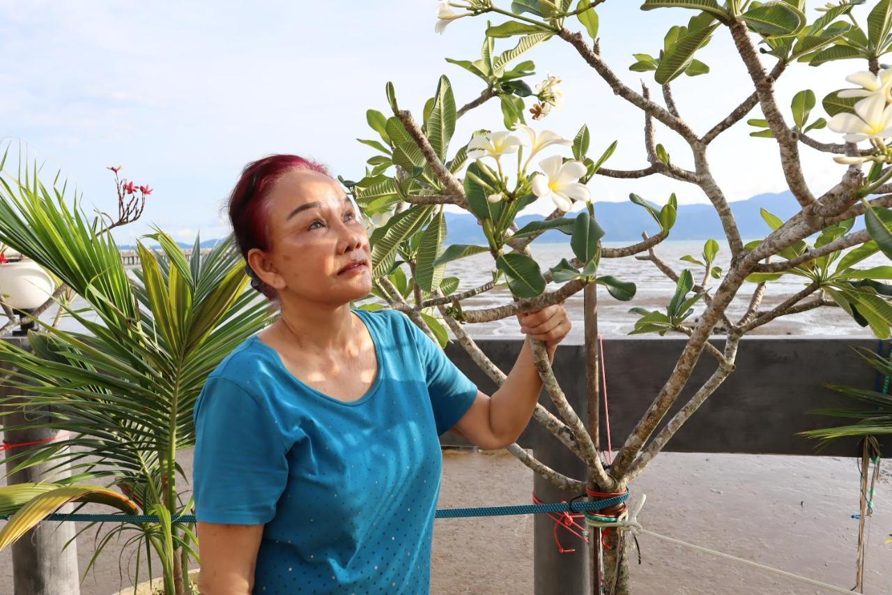 Ban Sulada Guest House Laem Ngop Dış mekan fotoğraf